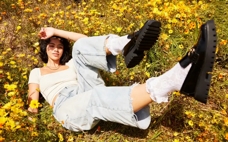 Amanda Friedman photography, cute girl poses, garden photography poses