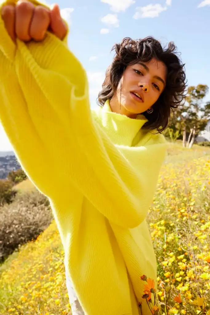 Amanda Friedman photography, cute girl poses, garden photography poses