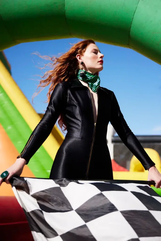 Amanda Friedman Photography, Women poses for photoshoot, cute girl poses