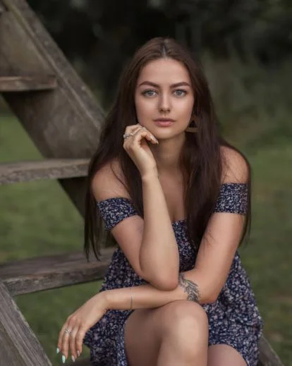 portrait of a similing girl