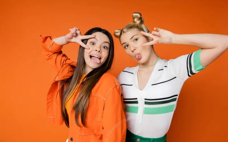 goofy face female poses