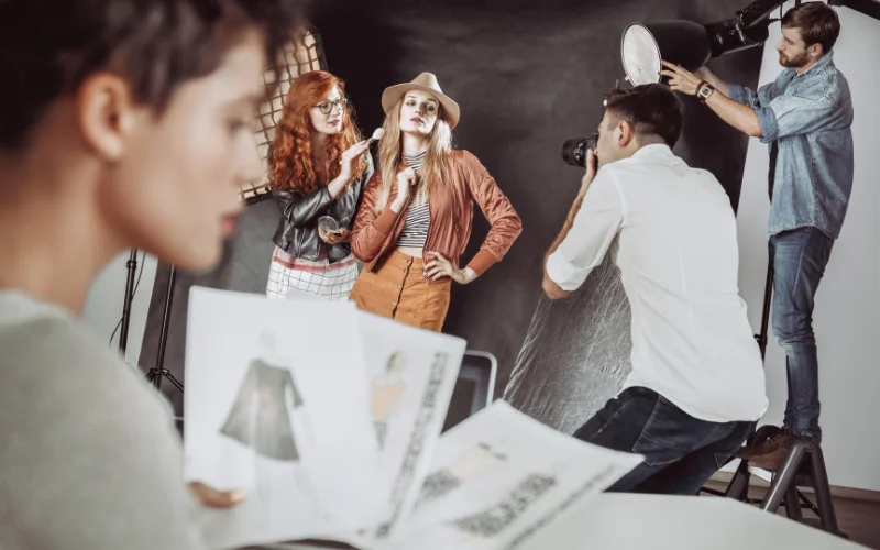 nude art posing, artistic nude pose, nude posing tips, female nude art poses, fine art nude poses