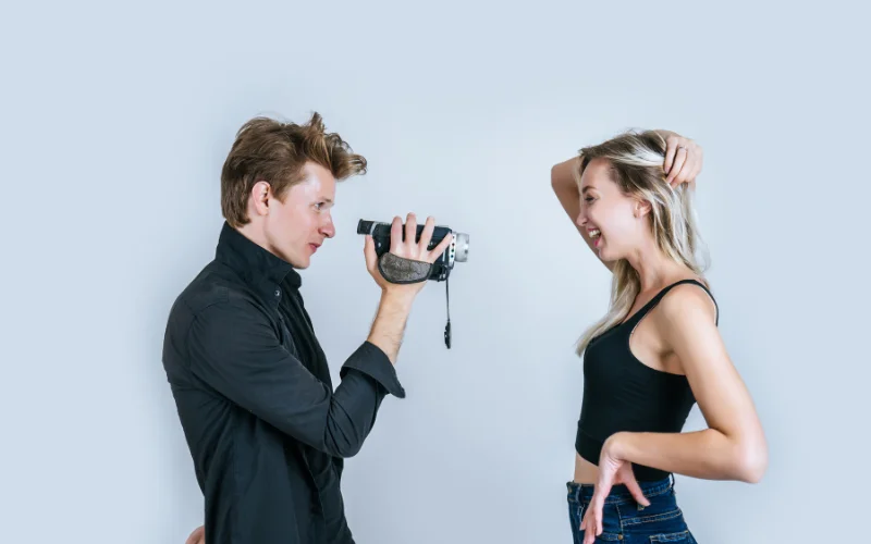 Signing A Model For Nude Art Posing