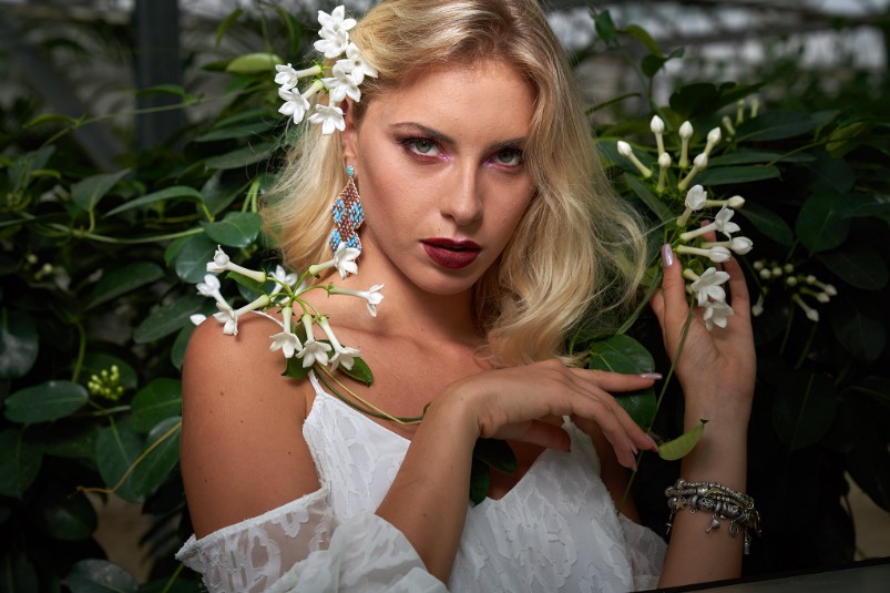 beautiful image of female, surreal image editing tutorial, retouching for surreal effects