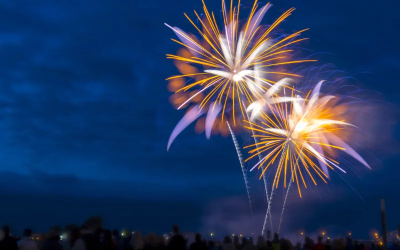 motion photography of fireworks, firework photography, motion photography ideas