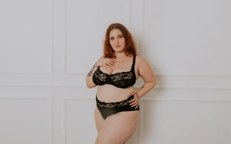 plus size model posing, Inclusive Boudoir Shoot