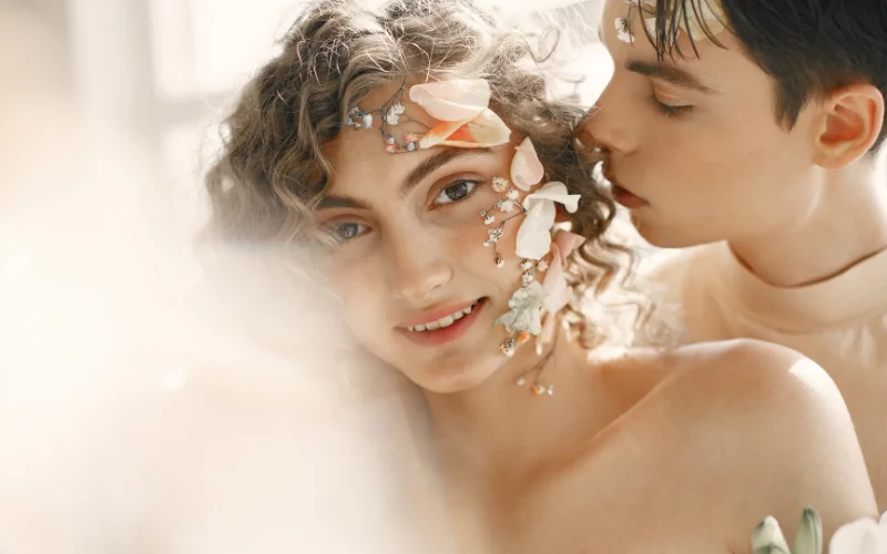 nude wedding photography-couple with a bouquet