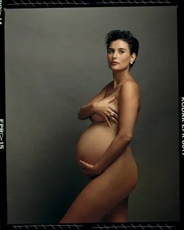 Demi Moore vintage pregnancy photo by Annie Leibovitz, Vintage Nude Photography, Vintage Nude Photos, vintage nude photographers, classic female nude photography, vintage nude art photography