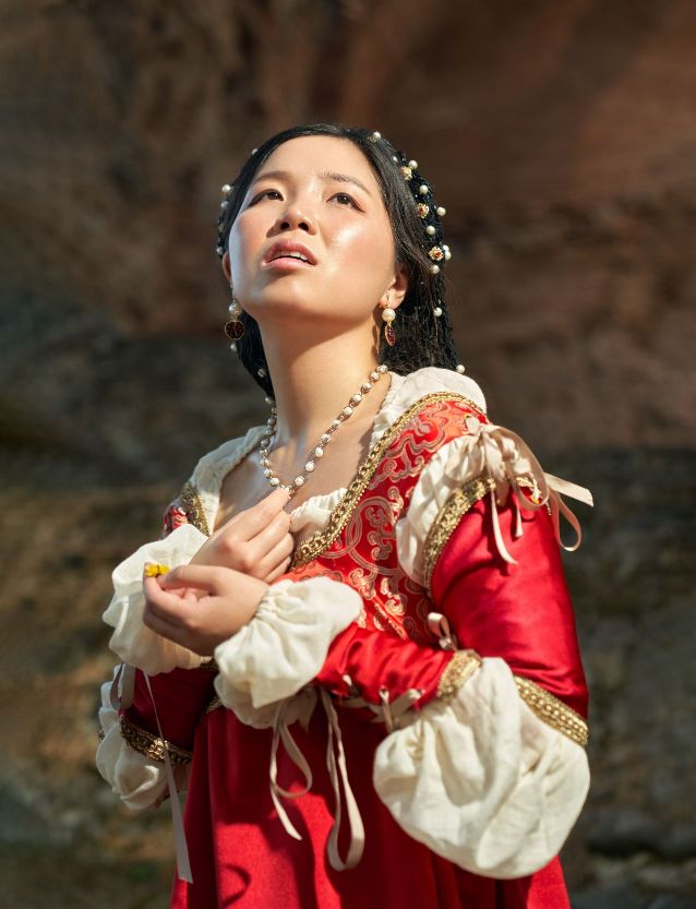 fineart image, retouching with mood, advanced skin retouching