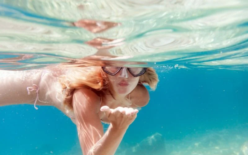 artistic underwater nude photography