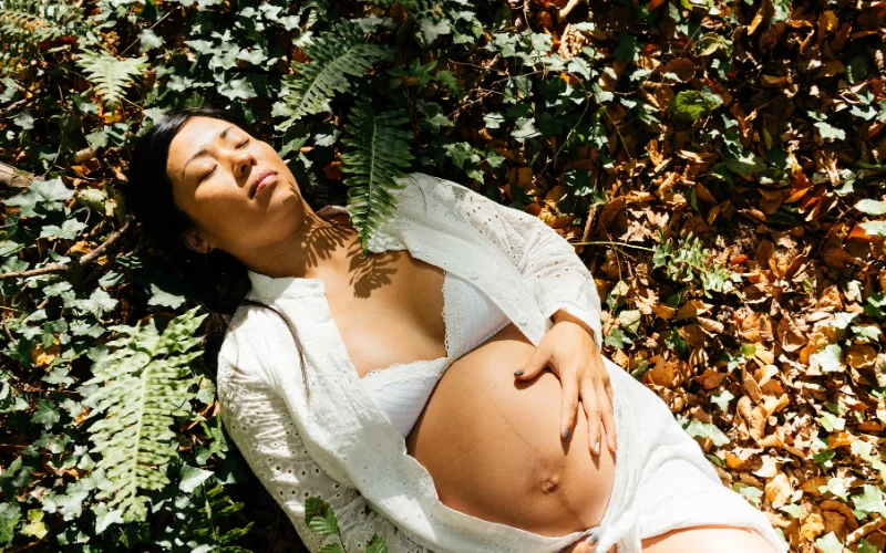 maternity nude photoshoot, maternity nude shoot, nude pregnancy photoshoot, semi nude maternity shoot, nude maternity pictures