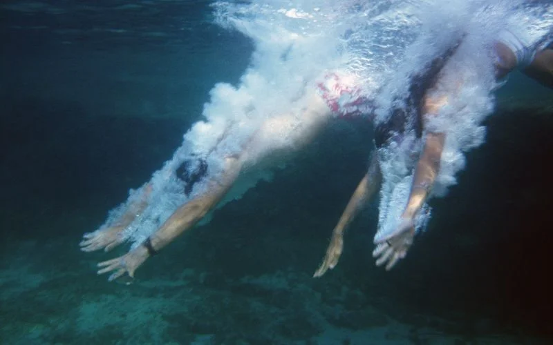 water splashes underwater nude poses