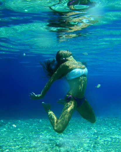 black and white nude images-underwater