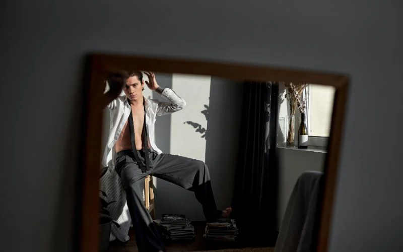 Mirror posing ideas for male
