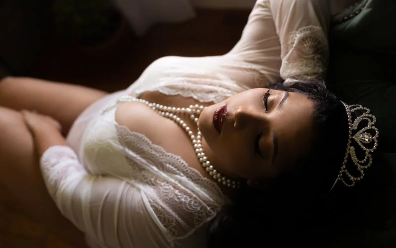 women lingerie photoshoot, female boudoir photo, boudoir photos women