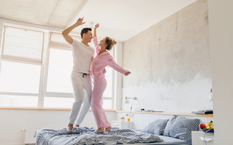 personal branding bedroom photoshoot, dancing on the bed instagram bedroom photoshoot ideas