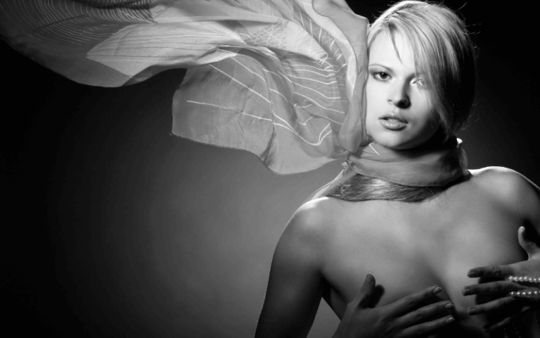 Nude portrait photography banner