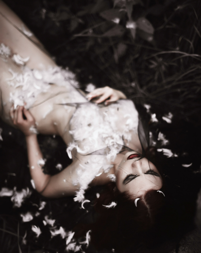 minimalist prop, nude portrait photography