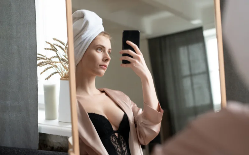 add reflections using mirror nude selfie, nude selfie, nude selfies women, selfies in the nude