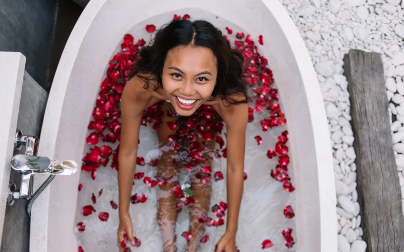 milk bath with roses, nude, water boudoir photography, delicate milk bath photography, high-end milk bath photography