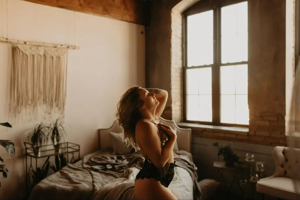 Photographer in boudoir photography