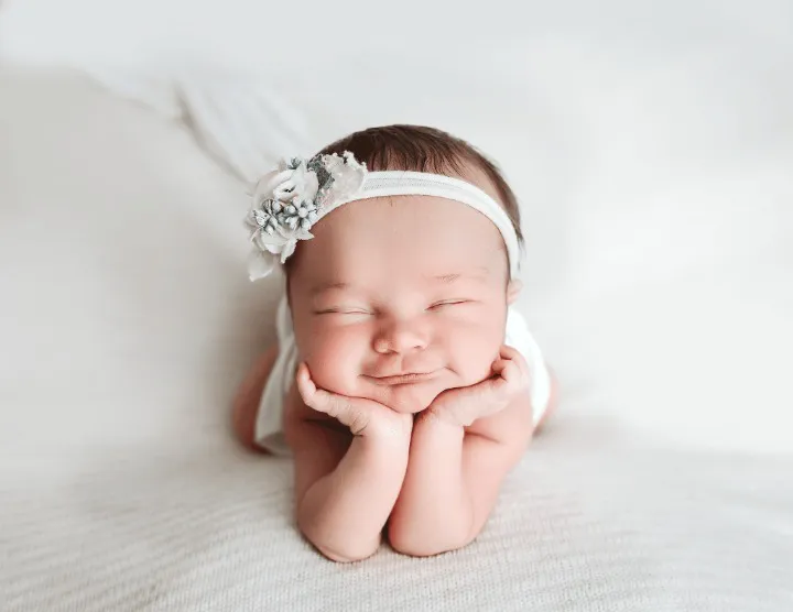 frog pose newborn photography