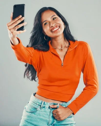 find good light for selfie poses