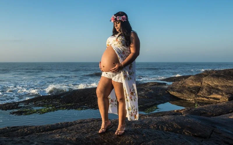 maternity shoot on the beach