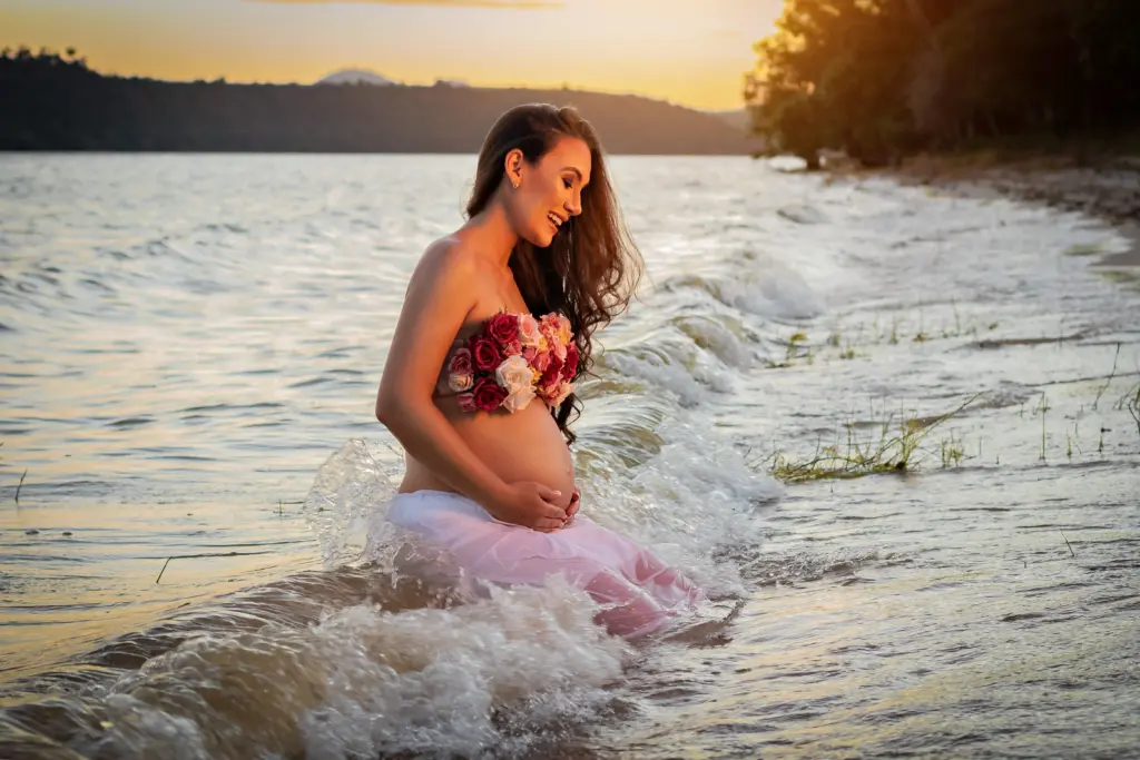 pregnant women on water