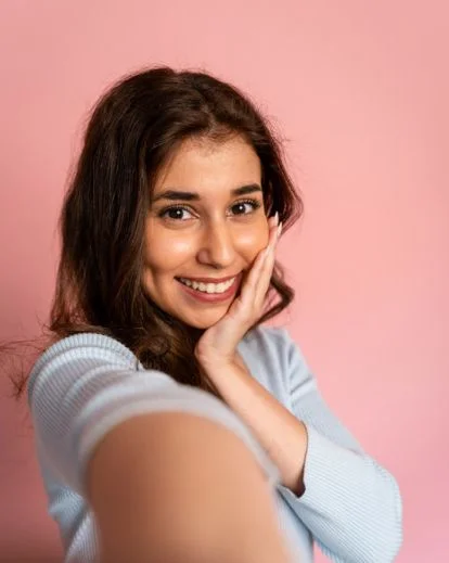 use both the hands for the picture