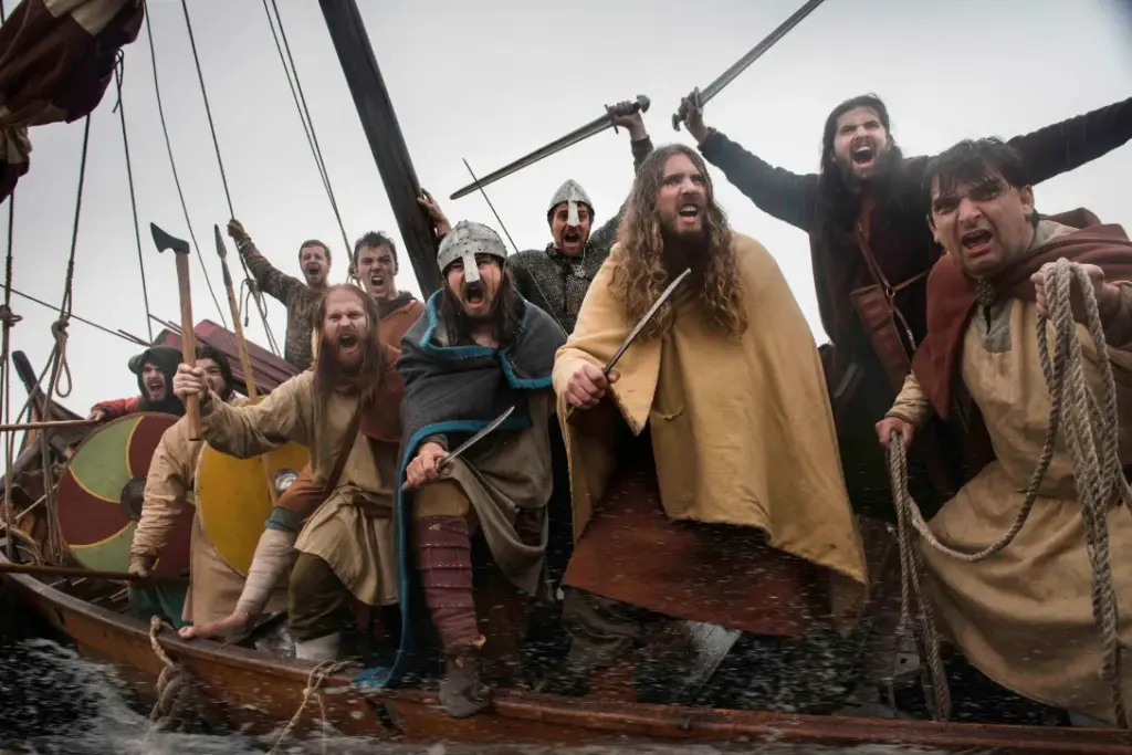 Bunch of people posing on a boat | portrait photography