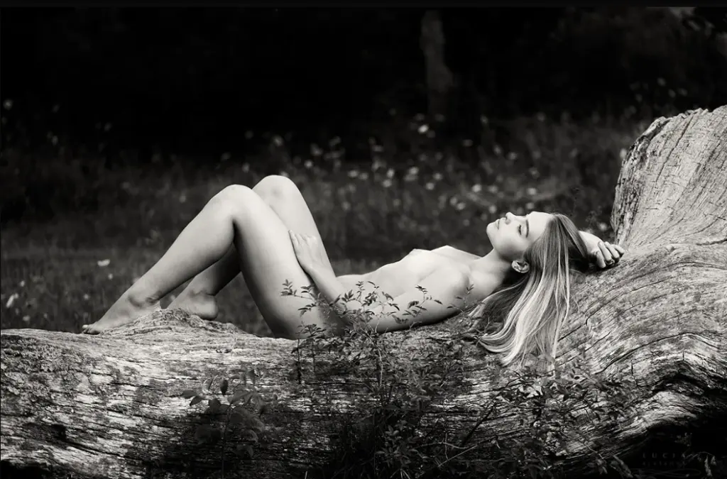 On the tree | nude photography