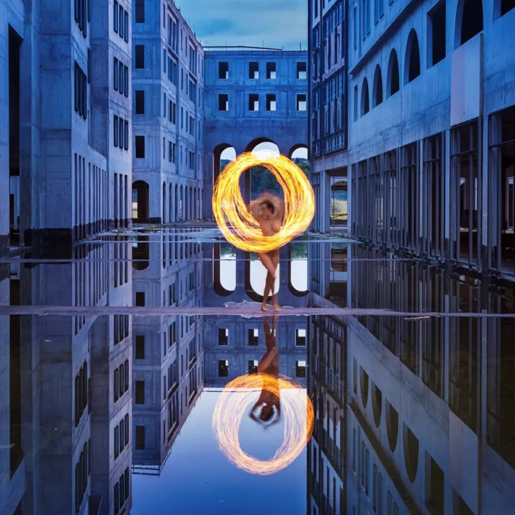 Fine nude art work by Peter Zelei