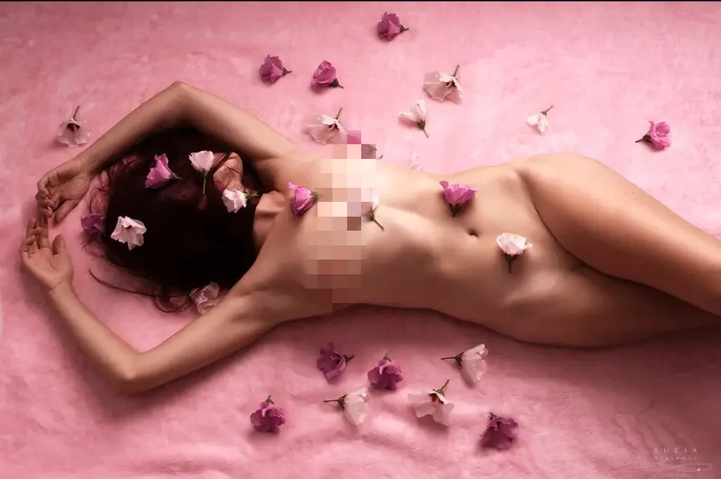 floral nudes