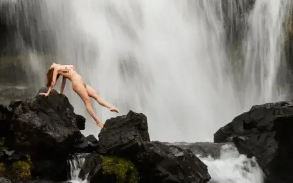 poses for nudes in nature-6