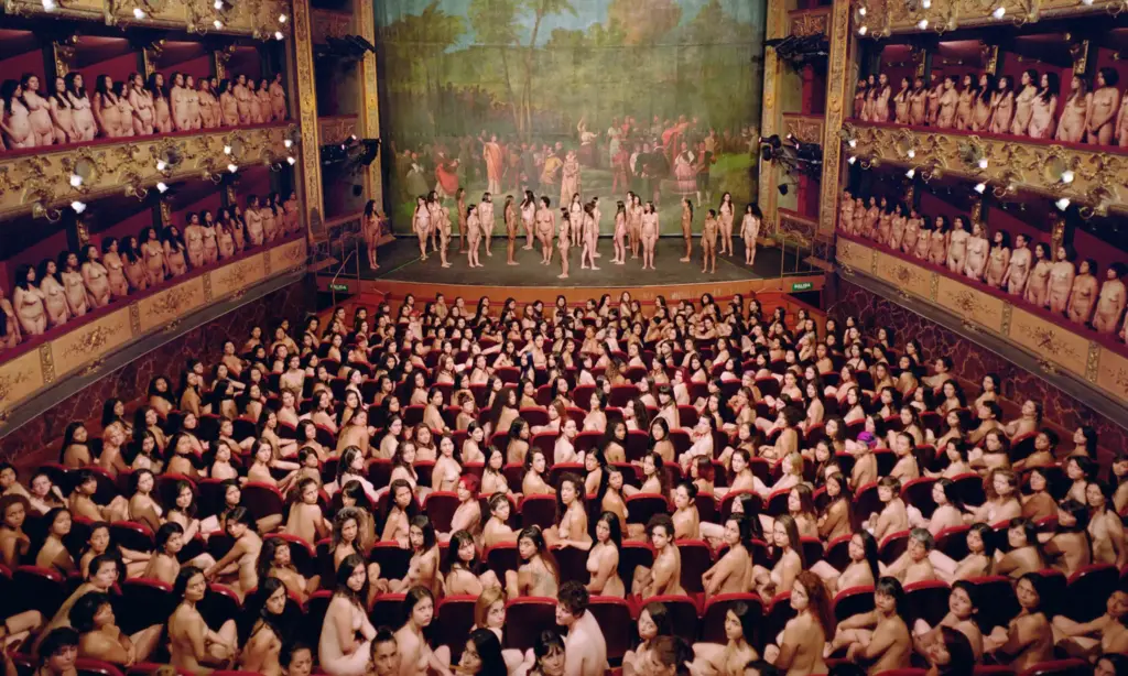 Spencer Tunick mass installations