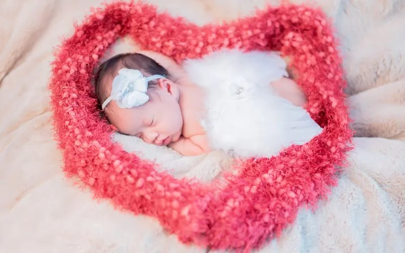 love-filled photography ideas, intimate couple shoot ideas, couple photo ideas for Valentines.