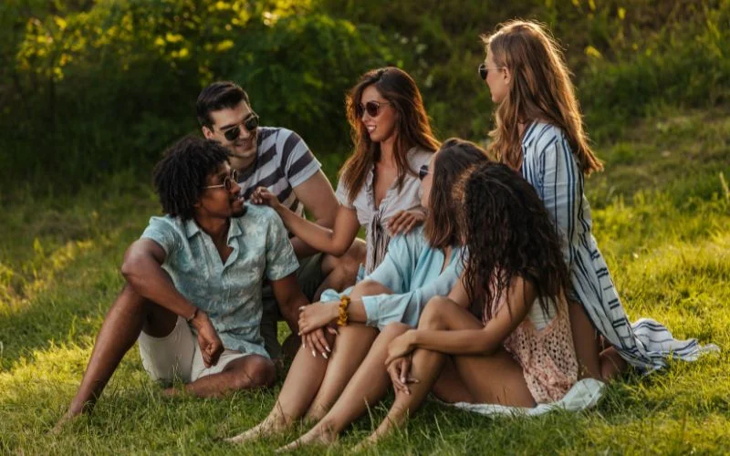 group aesthetic sitting poses