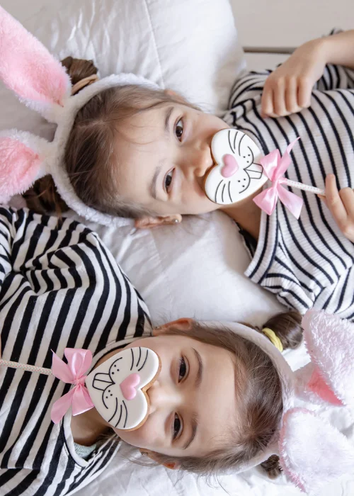 siblings wearing matching outfits, Easter indoor photo shoot, Easter indoor photography, Easter indoor portraits, Easter-themed indoor shoot