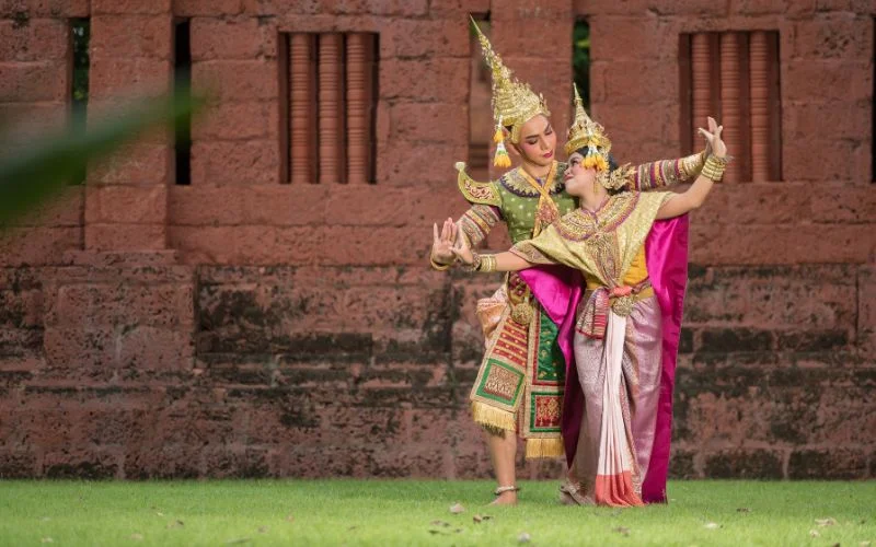 traditional dance photography poses
