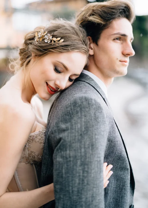 Titanic pose for wedding