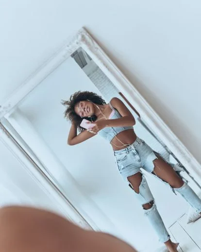 In The Mirror Instagram Selfie Poses