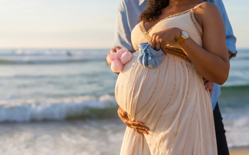 maternity photo poses