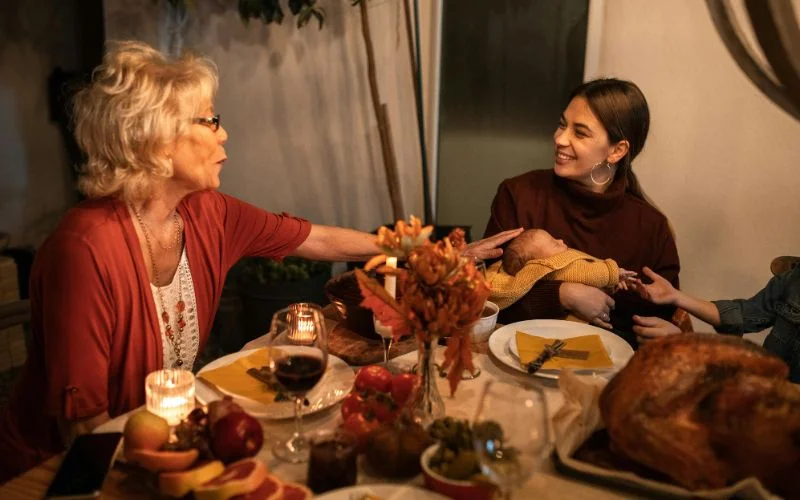 candid thanksgiving photo ideas