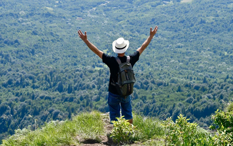 hiking poses- summit celebration