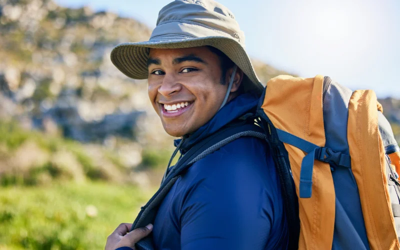 hiking poses - sideways pose