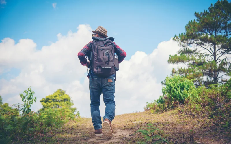 the trailblazer hiking poses