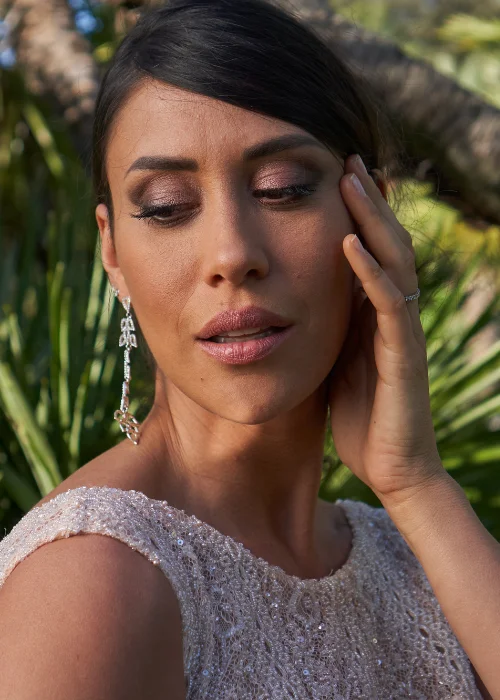 photo retouching course demo showing frequency separation technique