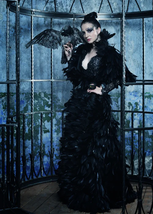 witch photography, witch themed photoshoot, witch photoshoot ideas, gothic photoshoot ideas, witchy photoshoot, witch photoshoot outfit ideas, witchy photoshoot ideas, best friend witch photoshoot, witch poses, Maleficent witch photo ideas