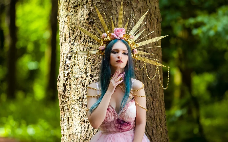 witch photography, witch themed photoshoot, witch photoshoot ideas, gothic photoshoot ideas, witchy photoshoot, witch photoshoot outfit ideas, witchy photoshoot ideas, best friend witch photoshoot, witch poses